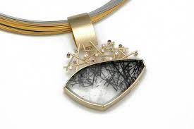 Black Pearls Are Produced By Massive Blackclipped Oysters Which Are Scientifically Called As Pinctada Margaritafera T Modern Jewelry Jewelry Artistic Jewelry