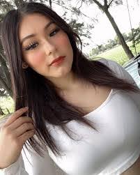 Aileen Luna's Instagram, Twitter & Facebook