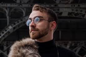 Brett Castro's Instagram, Twitter & Facebook