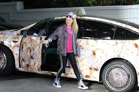 Her mom, jessalynn siwa (success with jess), and jojo moved to california as jojo grew in popularity. Jojo Siwa S Car Is Covered Entirely With Pictures Of Her Own Face