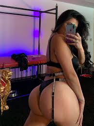 TW Pornstars - 2 pic. ♀Jasmine Mendez♀🔥 Femdom Financial Dominatrix.  Twitter. Thankful for this ASS 🧎🏻‍♂️. 10:04 PM - 26 Nov 2020