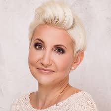 Eine kurzhaarfrisur für damen heißt nicht mehr nur simpel kurzhaarfrisur dieser look von l'oréal professional trägt den klangvollen. Kurzhaarfrisuren Fur Frauen Ab 50 Die Schonsten Ideen Brigitte De