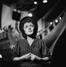 One did not breathe without the other two. Musik Ohne Reue Edith Piaf Ist Eine Kleine Frau Mit Grosser Stimme St Galler Tagblatt