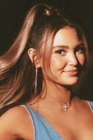 Allison Nichols's Instagram, Twitter & Facebook