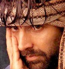 No program windows block it from view. Akshay Kumar Biography Movies Wallpapers Pictures Photo Gallery Apunkachoice