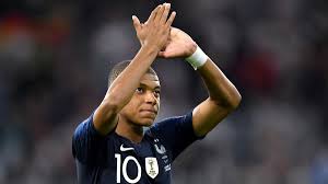 C'est un petit sorcier qui travaille au service de la. Mbappe Griezmann Salah Modric Neymar Messi Ronaldo Dans La Liste Des 30 Pour Le Ballon D Or Eurosport