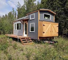 Alaskan Mom Builds Lovely Tiny House And Is Offering The Plans For Free Video Diy Tiny House Plans Diy Tiny House Cheap Tiny House
