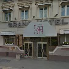 A la tête du riviera, un luxueux hôtel de miami beach. Theatre D Un Triple Meurtre En 1997 Le Grand Hotel De Saint Quentin Va Fermer