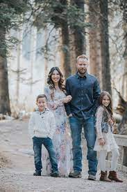 Pastel Family Portrait Ideas Family Posing Family Portrait Poses Portrait Poses