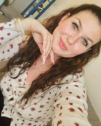 I'm single looking for a partner ❤️❤️ I know that I am already an older  woman, and that I may not be as attractive as before, but if someone wants  to meet