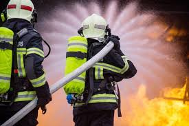 Photo Un chalet prend feu dans un camping de Pithiviers un homme ...