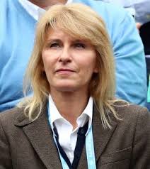 Novak đoković je jedan od najbogatijih sportista sveta, ali nikada se nije hvalio luksuzom, razbacivao se novcem. La Madre De Djokovic Dice Que Su Hijo Es El Elegido De Dios Revista De Tenis Grand Slam Noticias De Tenis