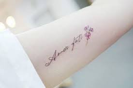 Vị trí xăm hình xăm đẹp mini có thể là ở ngón tay, trên cổ tay, cổ chân, sau gáy hay ở những chỗ nhạy cảm nhất đều phù hợp. Nhá»¯ng Cau Stt Hay Vá» Hinh XÄƒm Tattoo Y NghÄ©a Wiki Cach Lam