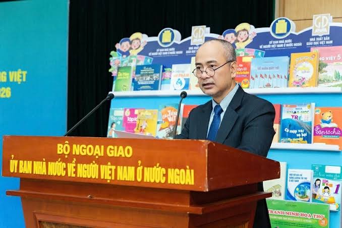 Bế mạc Khóa tập huấn phương pháp giảng dạy tiếng Việt cho giáo viên Người  Việt