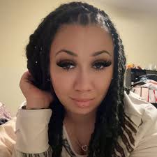 Jasmine Gilchrist's Instagram, Twitter & Facebook