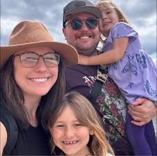 🎁👉 Received this Gift from @kodiak_pro this morning! Thanks guys, it's  pretty cold over here at the minute so will put this to good use. What a  thoughtful gift. 👷‍♂️🙌 #kodiakpro #concrete #