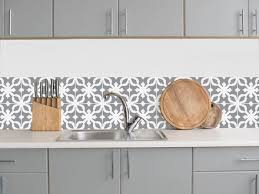 Credence Adhesive Impermeabilisee Composee De Carreaux De Ciment Evoquant Des Motifs Floraux Et Vegetaux Couleurs Credence Adhesive Credence Carreau De Ciment
