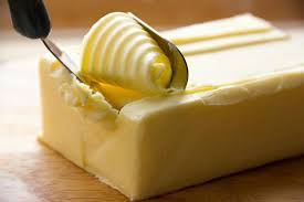Mungkin banyak di antara kita banyak yang sudah mengenal butter / rum butter dengan sebutan nama mentega wisman, sebenarnya wisman itu adalah salah satu merek butter yaitu wisjman yang diproduksi sejak tahun 1846 oleh perusahaan belanda yang bernama royal buisman, dan tentu saja masih sangat banyak merek butter yang lainnya yang tidak kalah terkenal dan memiliki kwalitas yang cukup baik. Perbedaan Mentega Margarin Butter Dan Roombutter