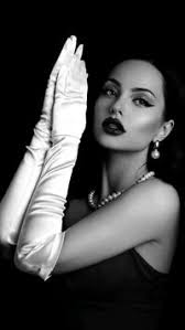 Larissa Love (larissalove252593)