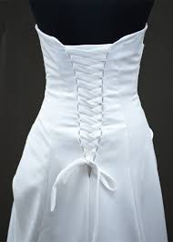 Ob im sommerkleid, in jeans oder im eleganten. Lilly Brautkleid Reinigung