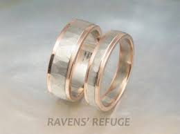 Rose Gold And White Gold Wedding Band Set Hammered Two Tone Etsy Gold Wedding Band Sets White Gold Wedding Band Sets Wedding Band Sets