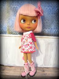 Ellie Moe's Instagram, Twitter & Facebook