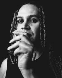 Eu queria ser Cássia Eller é um experimento artístico musical, dividido em  três atos simbólicos que narram o começo, meio e fim da carreira de uma das  maiores artistas do Brasil. A