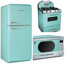 These turquoise and aqua kitchen ideas are just stunning, and reminds me of all the colors you would find at the beach with the ocean and blue skies. Now This Is How You Outfit A Vintage Kitchen House Crazy Simple Kitchen Design For Middle Class Family