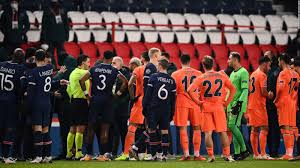 Psg striker kylian mbappé is going round and round in circles about his future. Psg Vs Istanbul Basaksehir New Officials For Match Suspended After Alleged Racist Incident Cnn