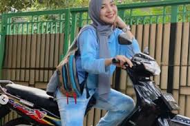 Chacha sherly , mantan personil trio macan, meninggal dunia hari ini, selasa (5/01/2020). 2hgqoarsmjdf2m