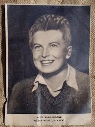 Helena Wolff's Instagram, Twitter & Facebook