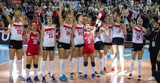 ♦voleybol bayan milli takımımızında oyuncularından olan hande baladın 1997 yılında aslen kütahya'da dünyaya gelmiştir. Turkey To Battle It Out With Poland In Eurovolley Semifinal Daily Sabah