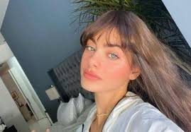 .désignée « la plus belle fille du monde » sur instagram, après qu'un photographe a publié plusieurs portraits de la fillette. En 2020 La Plus Belle Femme Du Monde Est Israelienne Yael Shelbia Infojmoderne
