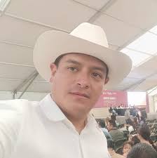 Moises Nava Romero added a new photo.