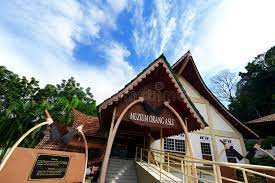 Even those particularly interested in the orang asli are likely better suited by going to the national museum complex in downtown kuala lumpur, which also has a museum devoted to this. Orang Asli Museum Editorial Photo Image Of Asli Orang 163939271