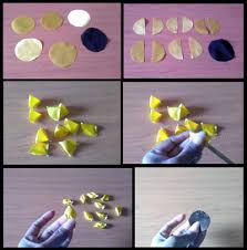 Pada kali ini untuk membuat origami bunga matahari kita akan membuat 3 bagian dari kertas yang berbeda, bagian pertama kita akan membuat bagian daun terlebih dahulu. Ide Kreatif Membuat Bunga Matahari Dari Kain Perca Satin