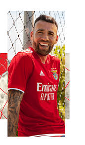 Emirates rangierte 2010 unter den gewinnstärksten fluggesellschaften der welt auf platz zwei. New Benfica 2021 2022 Adidas Jerseys Sl Benfica