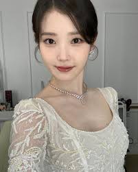 With or without a trophy, you did well, our actress IU. ♥