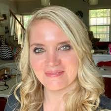 Alexandra Cooke's Instagram, Twitter & Facebook