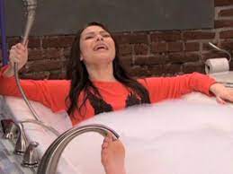The world s best photos of faucet and feet flickr hive mind itoe fat cakes bath disaster universal touch toe tub stopper in in chrome. Icarly Carly Get S Her Toe Stuck In The Bath Faucet Miranda Cosgrove Icarly Famous Women