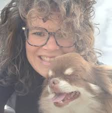 High hay feeder for gelding, excluding mini donkey access