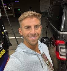 Terry Gorr's Instagram, Twitter & Facebook