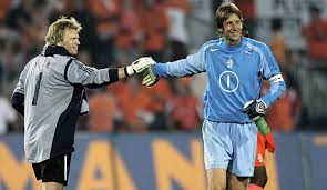 You can check out which 'keepers finished outside of the top 50 over at ranker. Das Machen Barthez Chilavert Und Van Der Sar Heute