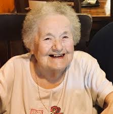 Heidi Mcclain's Instagram, Twitter & Facebook