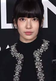 Pembukaan Toko Celine: Penampilan Bae Suzy yang Memukau