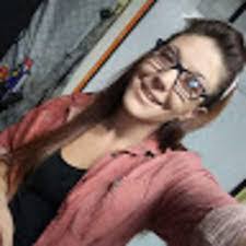 Leann Holcomb's Instagram, Twitter & Facebook