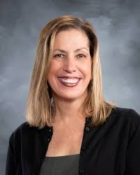 Karen Perkowski's Instagram, Twitter & Facebook