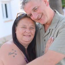 Is the splash park open to people not staying at hotel if you pay when is  it open till in year we come October