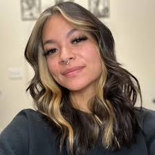 Mandy Munson's Instagram, Twitter & Facebook