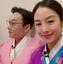 이들 부부의 아랫집에 살고 있다고 밝힌 한 네티즌은 문정원의 sns 게시물에 댓글을 남겨 층간소음을 항의했다. X8wipt0uf7e2xm